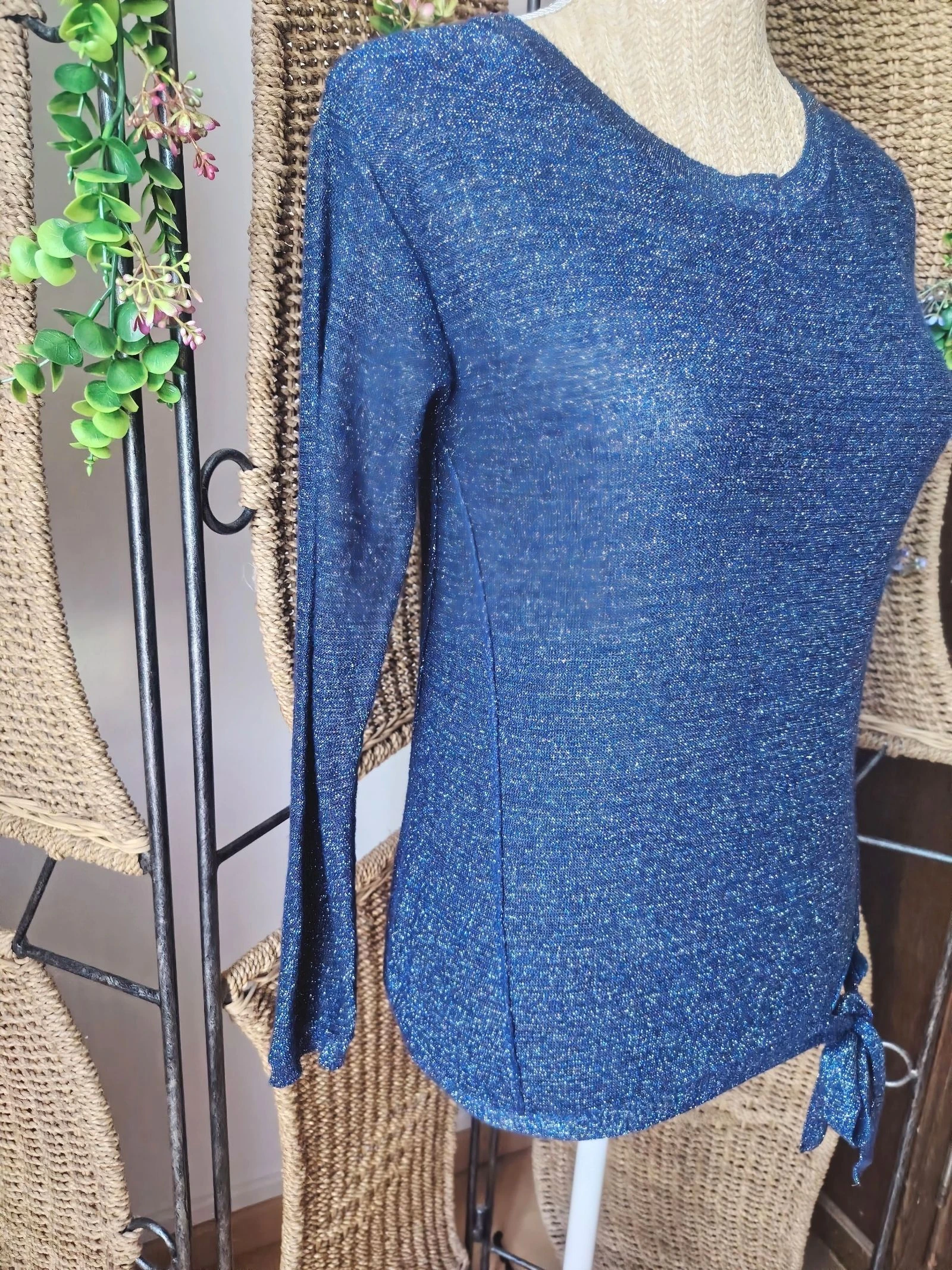 Suéter azul marino con lentejuelas talla 34 Riu Paris – photo 3